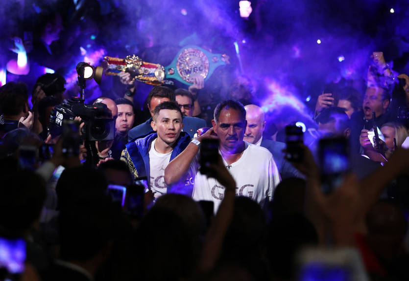 Головкин после поражения от Альвареса психанул и, не дожидаясь комментариев, покинул ринг