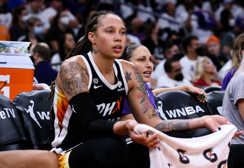 США звільнили баскетболістку з російської в'язниці в обмін на торговця зброєю