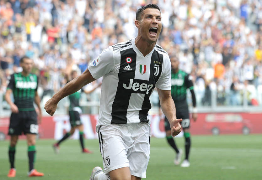 Роналду отметился дебютными голами в футболке Ювентуса Роналду отметился дебютными голами в футболке Ювентуса