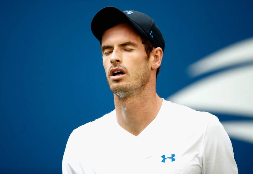 Маррей разбил приз, врученный ему за вклад в развитие тенниса в Китае Маррей разбил приз, врученный ему за вклад в развитие тенниса в Китае