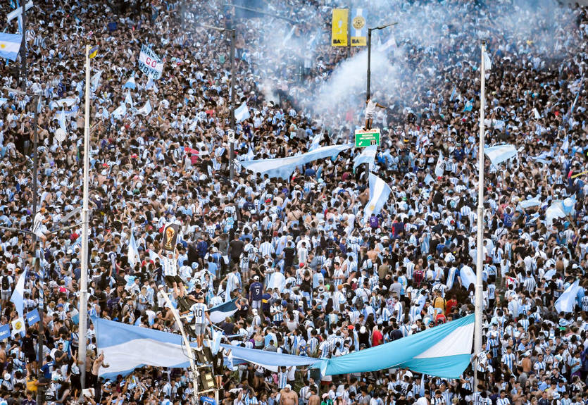 Море людей, сльози щастя: В Аргентині шалено відсвяткували чемпіонство на ЧС-2022