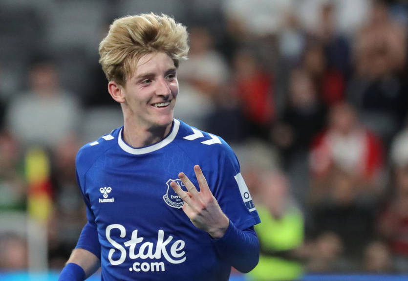 Эвертон Миколенко продлит контракт с молодым талантом