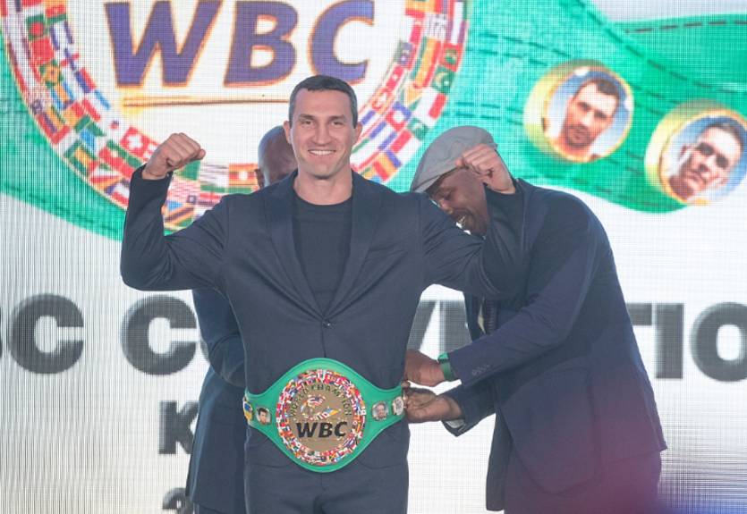 Кличко стал почетным чемпионом WBC