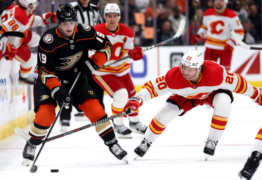 НХЛ: Вегас по буллитам одолел Сент-Луис, Каролина и Филадельфия устроили голевое шоу