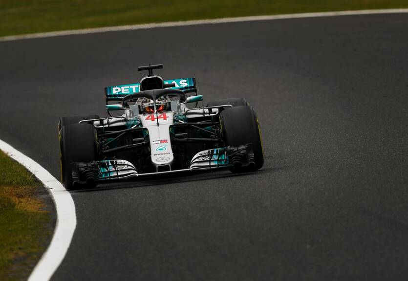 Хэмилтон выиграл вторую практику на Гран-при Японии Хэмилтон выиграл вторую практику на Гран-при Японии