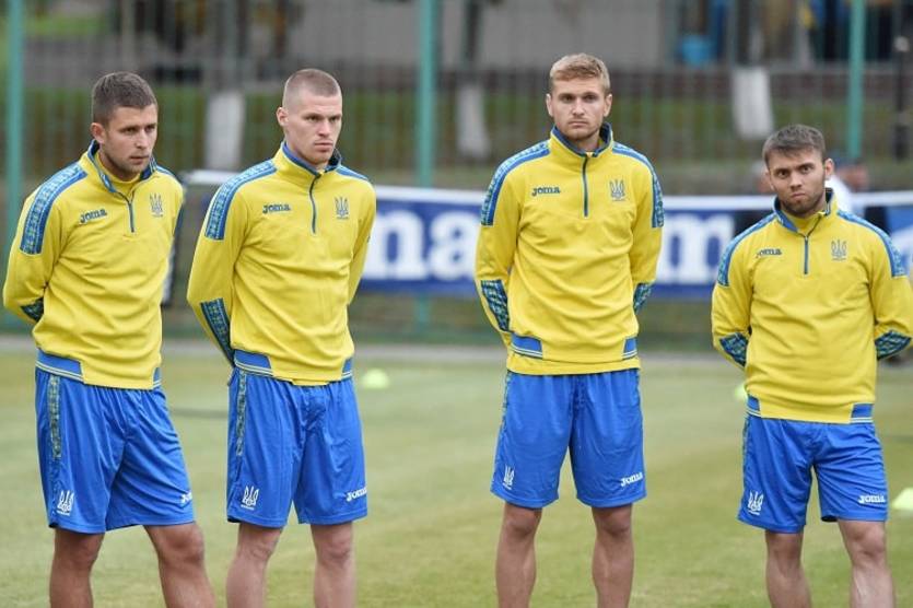 Игорь Пластун (справа от Караваева) / ФФУ