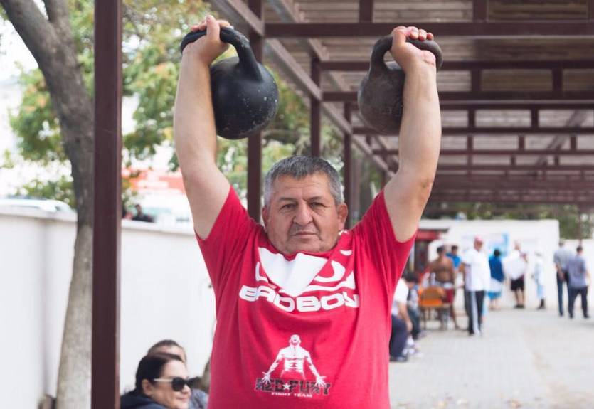 Отец Нурмагомедова: Я прощаю Макгрегора, все в прошлом Отец Нурмагомедова: Я прощаю Макгрегора, все в прошлом