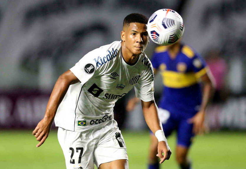 Мілан хоче закрити проблемну позицію молодим талантом Сантоса