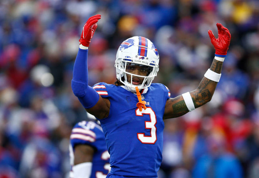 Игрок НФЛ потерял сознание во время матча