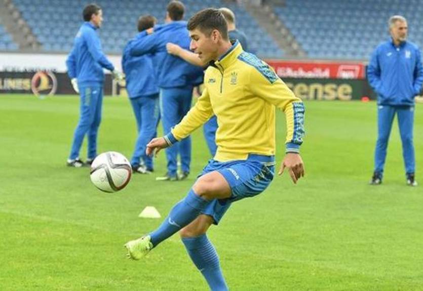 Малиновский классным ударом с лета сравнял счет в матче с Италией Малиновский классным ударом с лета сравнял счет в матче с Италией