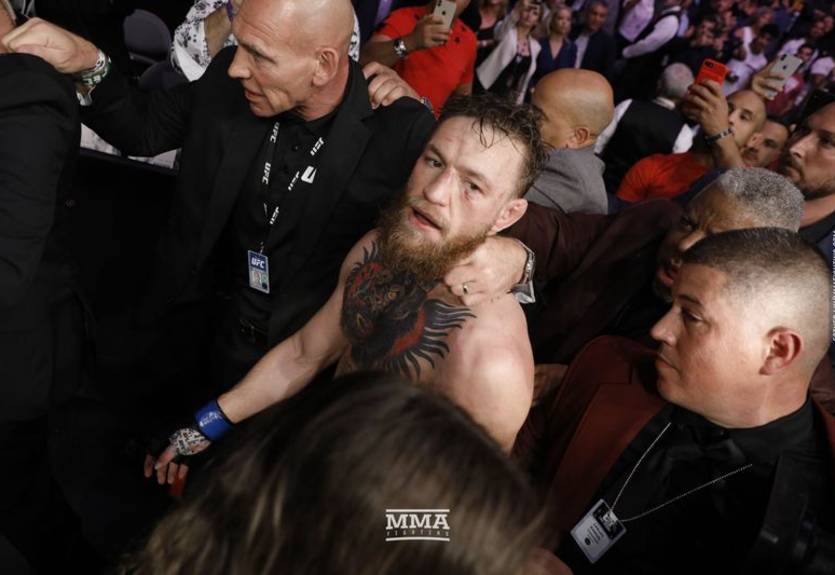 Появились новые кадры нападения на Макгрегора после боя с Хабибом