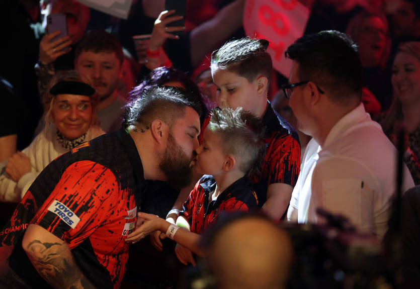 Майкл Смит - впервые стал чемпионом мира по дартсу