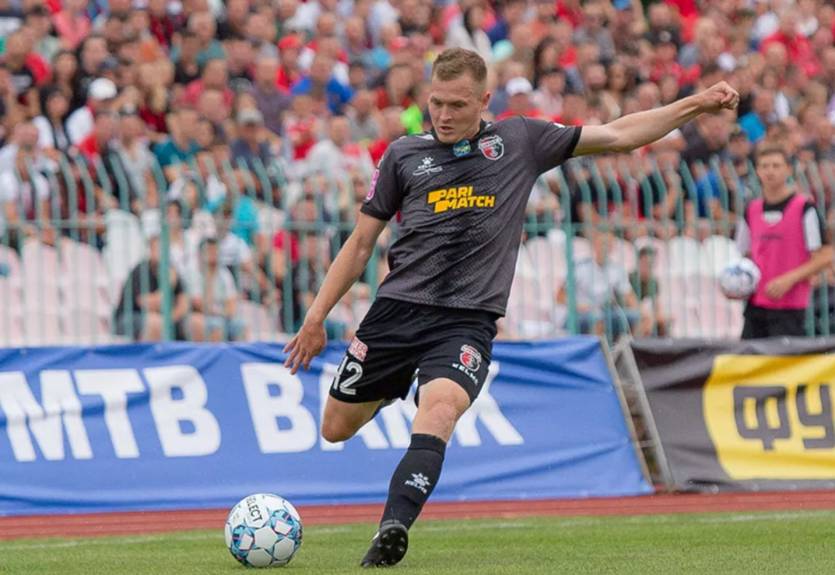 Днепр-1 выкупил контракт игрока Вереса