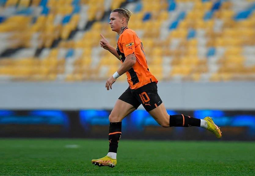 Арсенал не собирается ввязываться в гонку предложений с Челси по Мудрику