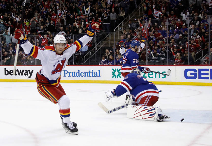 НХЛ: Нью-Джерси в овертайме обыграл Рейнджерс, Вегас уступил Лос-Анджелесу НХЛ: Нью-Джерси в овертайме обыграл Рейнджерс, Вегас уступил Лос-Анджелесу