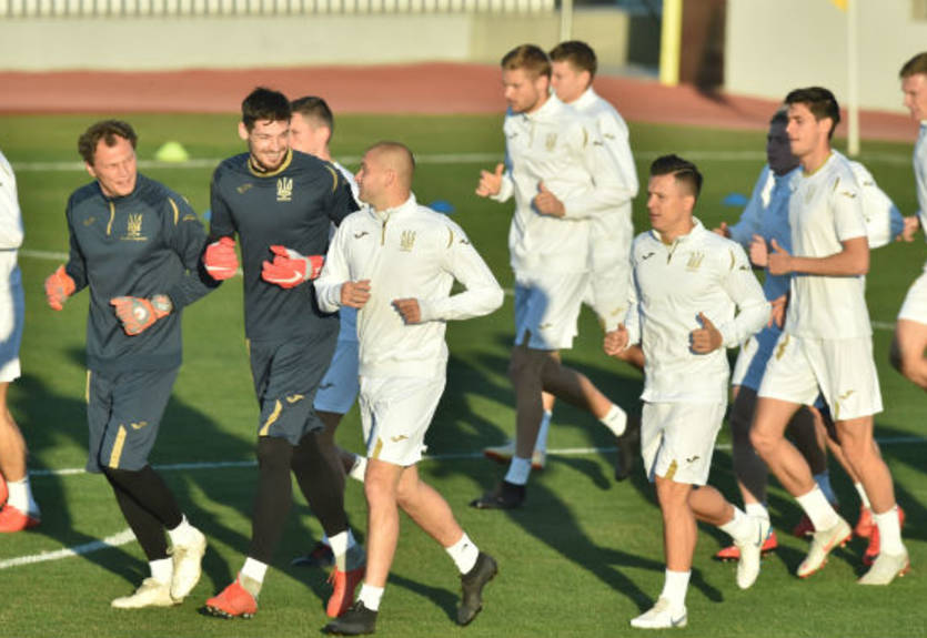 Сборная Украины определилась с цветом формы на матч против Чехии Сборная Украины определилась с цветом формы на матч против Чехии