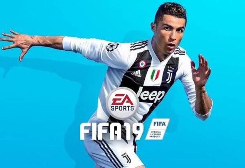 В новой FIFA 19 нашли баг, который увеличивает бюджет на трансферы в режиме карьеры