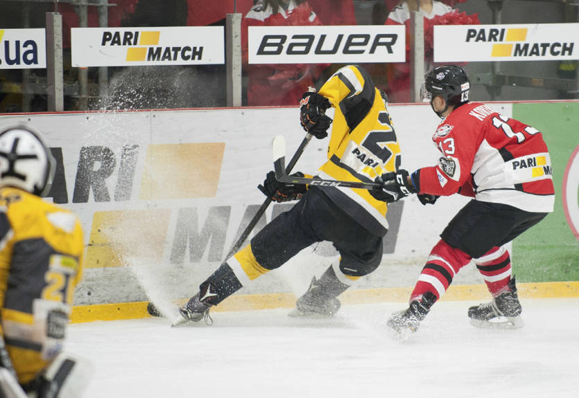 Победа Днепра в Харькове, важные три очка для Донбасса – в обзоре 13-го тура УХЛ