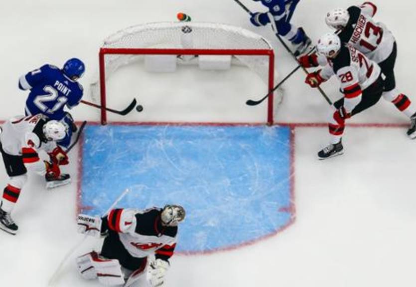 НХЛ: Тампа разгромила Нью-Джерси, Питтсбург уступил Айлендерс