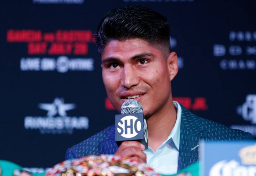 Майки Гарсия отказался от чемпионского пояса из-за желания встретиться с Ломаченко