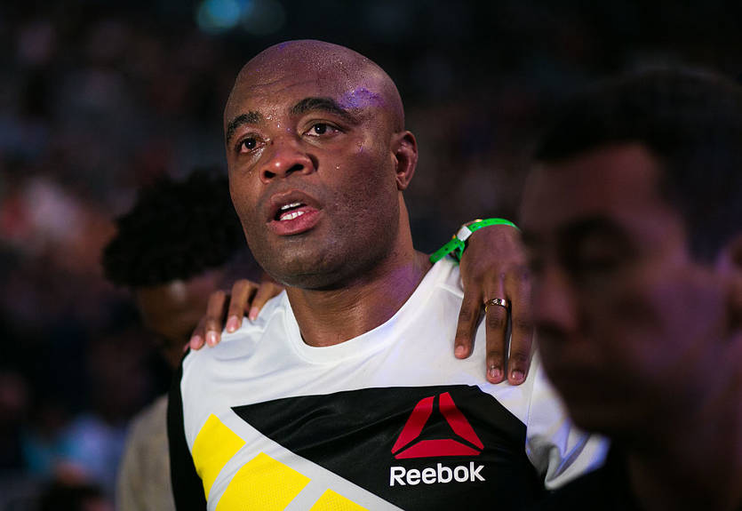 Силва: Макгрегор боится проиграть такому старику, как я