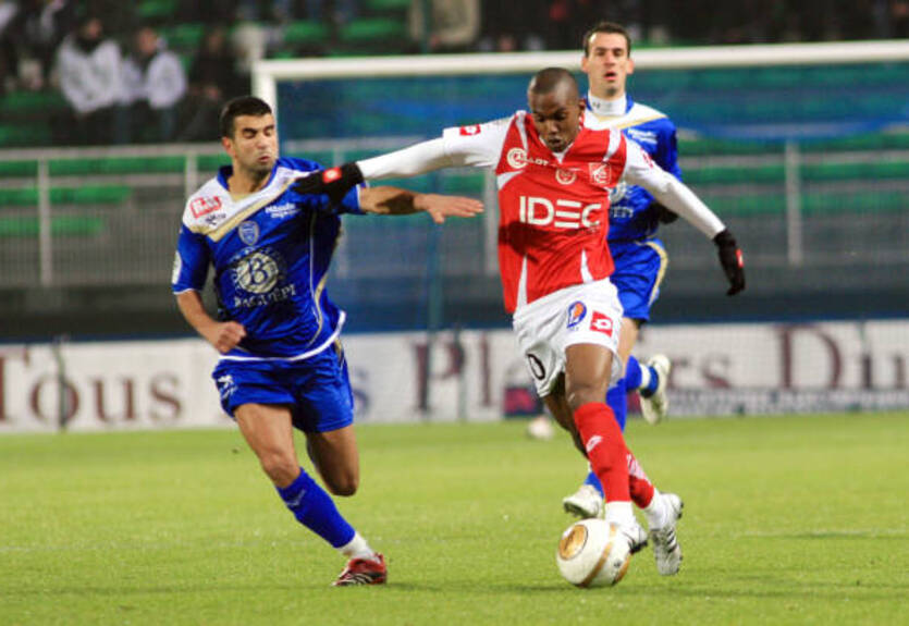 Защитник Нанси забил убойный мяч с лету