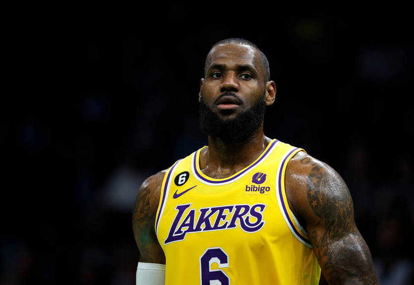 Клуби НБА готуються, що ЛеБрон запросить обмін з Лейкерс у міжсезоння