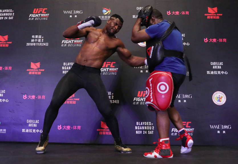 Тренер Нганну назвав можливі дати проведення бою проти Джонса Тренер Нганну назвав можливі дати проведення бою проти Джонса