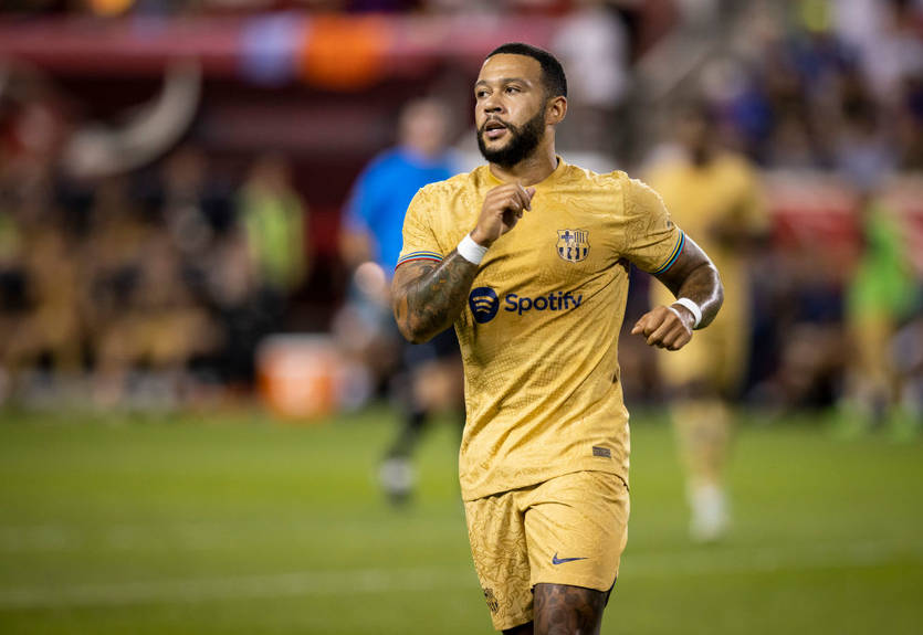 Хави выступил против трансфера Депая в Интер