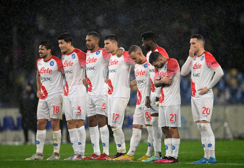 Наполи сенсационно вылетел из Кубка Италии, уступив аутсайдеру Серии А