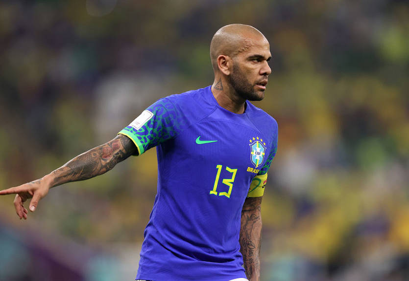 Дани Алвеса арестовали по подозрению в сексуальных домогательствах Дани Алвеса арестовали по подозрению в сексуальных домогательствах