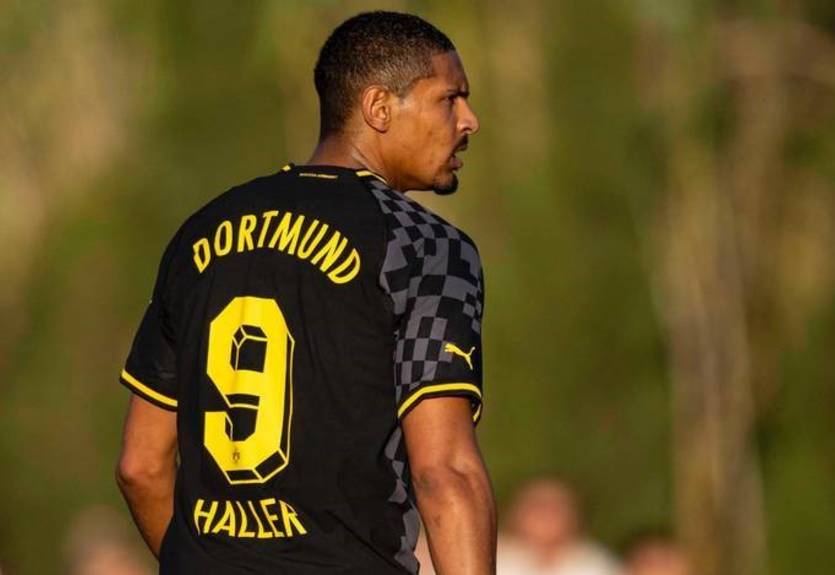 "Нах*й рак": Алле підготував до матчу Боруссії Д у Бундеслізі спеціальні бутси "Нах*й рак": Алле підготував до матчу Боруссії Д у Бундеслізі спеціальні бутси