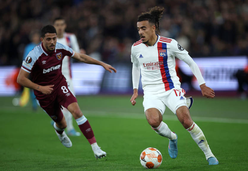 Челсі погодив контракт із захисником Ліона Челсі погодив контракт із захисником Ліона