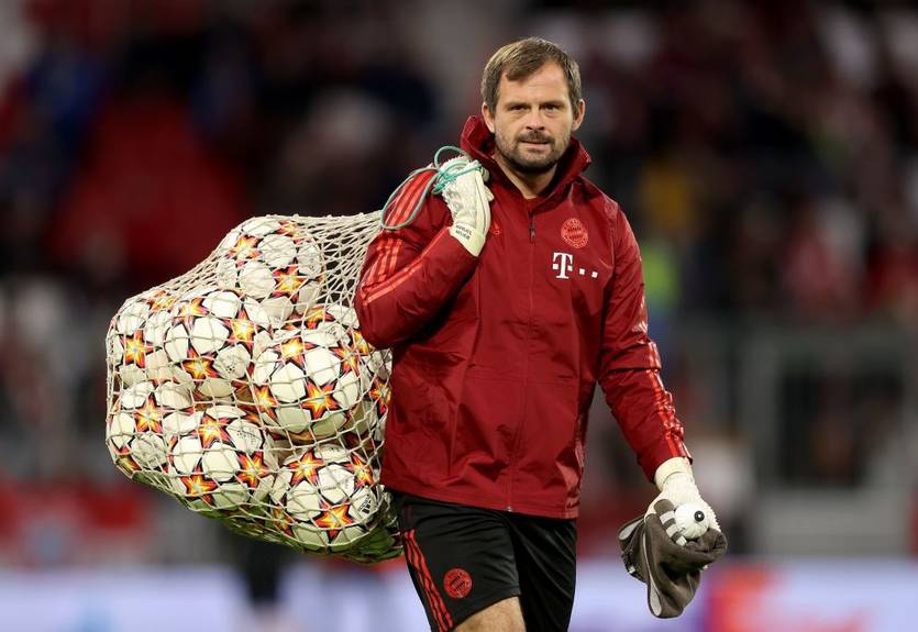 Бавария из-за Нагельсманна уволила тренера вратарей, чем расстроила Нойера