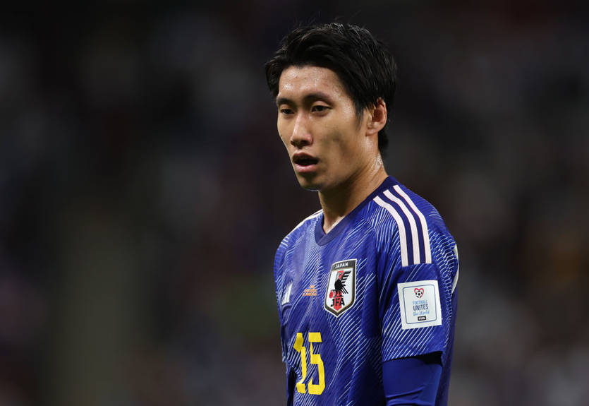 Барселона зробила запит щодо хавбека Айнтрахта