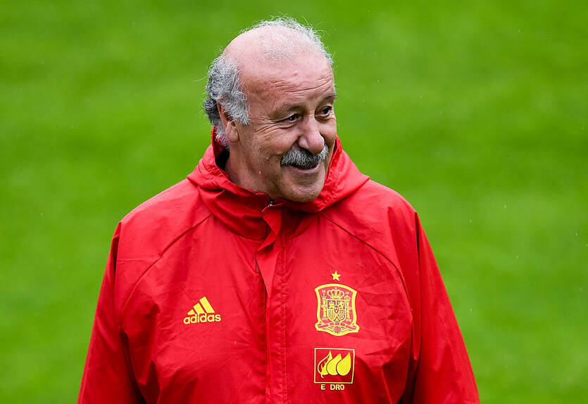 Дель Боске сбрил усы ради рекламы креветок