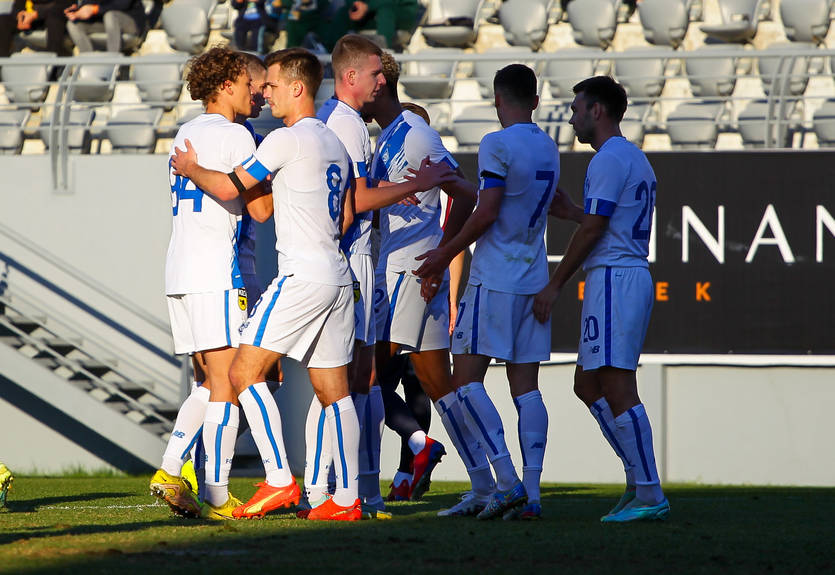 Заря и Динамо: онлайн-трансляции матчей украинских команд