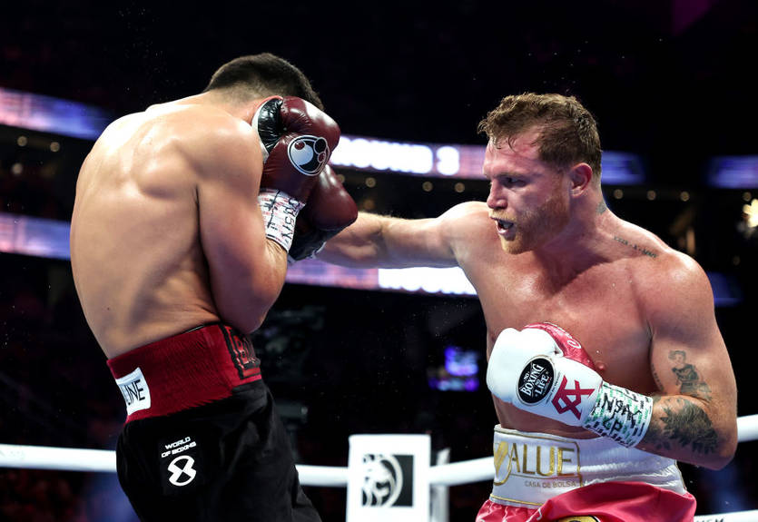 "Хочет реванша": Промоутер оценил возможность проведения второго боя Альвареса с Биволом