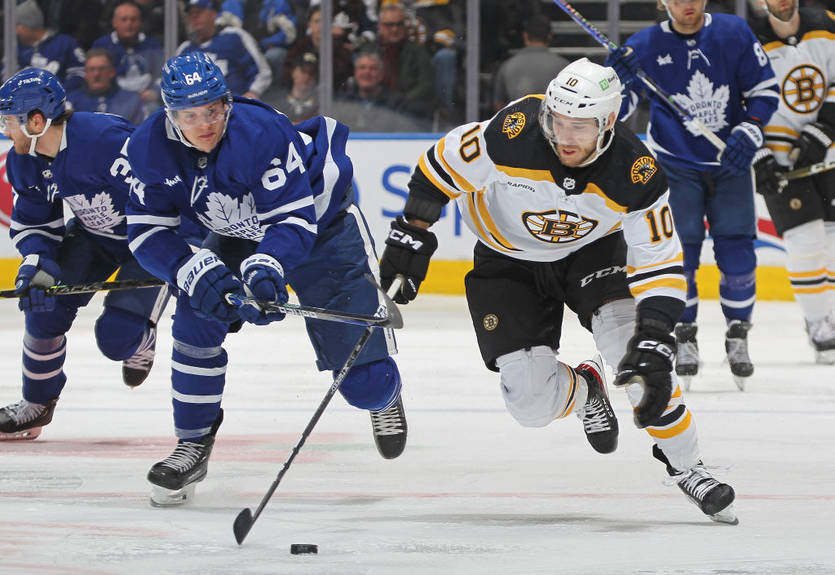 НХЛ: Бостон одолел Торонто, Каролина разобралась с Баффало НХЛ: Бостон одолел Торонто, Каролина разобралась с Баффало