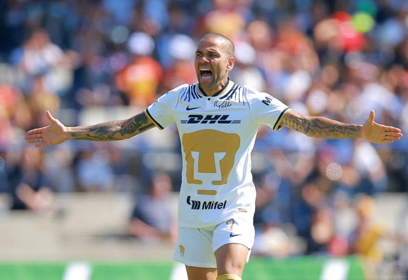 Беда не приходит одна: Руководство Пумас потребовало от Алвеса денежную компенсацию за инцидент с изнасилованием