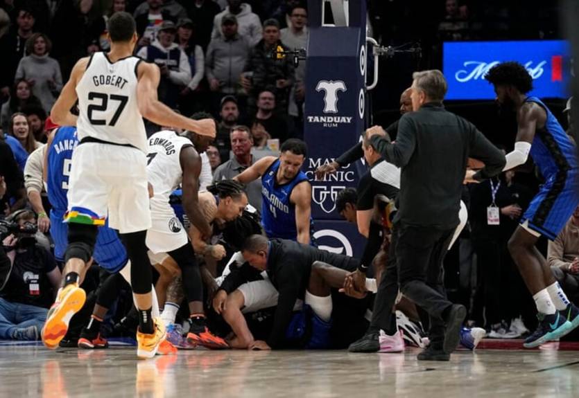 Ни дня без драк: игроки Орландо и Миннесоты были удалены за потасовку