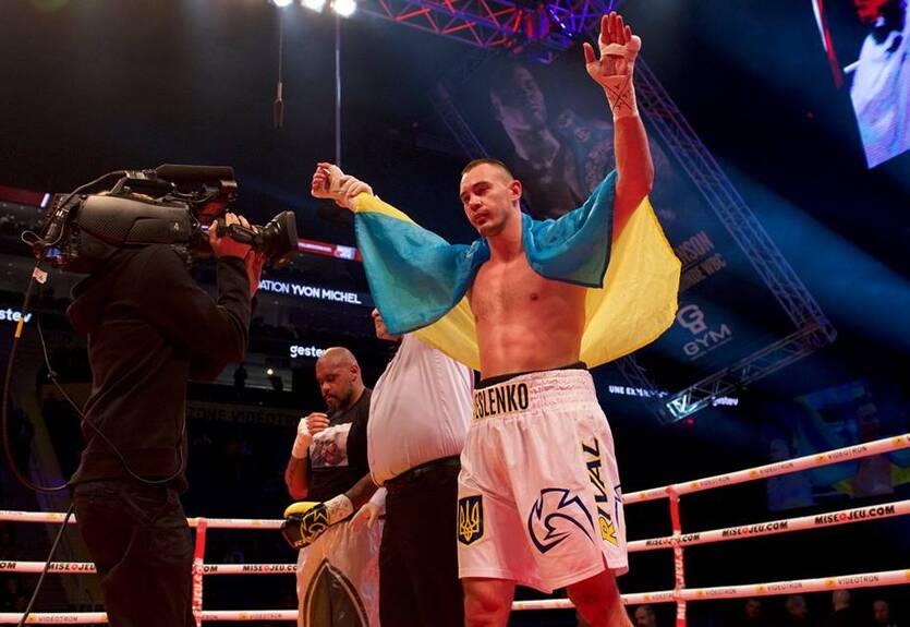 Украинец Тесленко добыл победу в андеркарде боя Гвоздик – Стивенсон