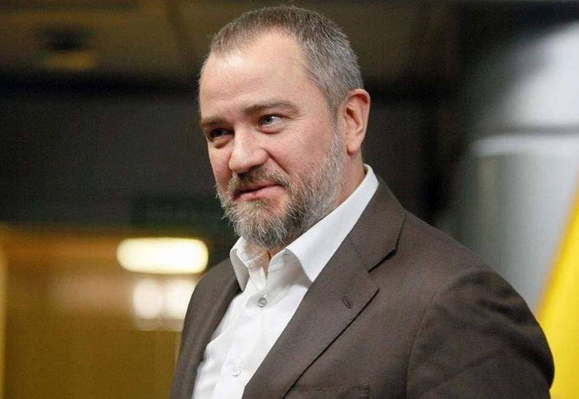 На фірмі Павелка провели обшук, він пропонував неймовірний хабар за видалення фото - журналіст