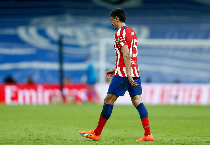 Центрбэк Атлетико получил третью красную в последних пяти матчах