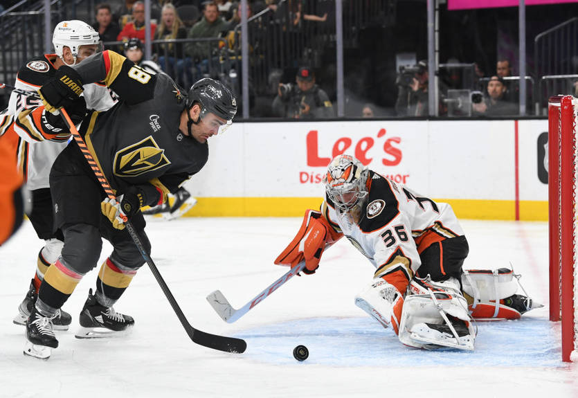 НХЛ: Монреаль обыграл Эдмонтон, Вегас разобрался с Анахаймом