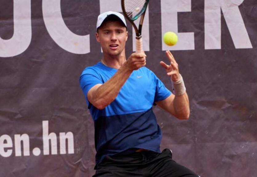 Крутых потерпел поражение в дебютном матче в основной сетке турнира ATP Крутых потерпел поражение в дебютном матче в основной сетке турнира ATP