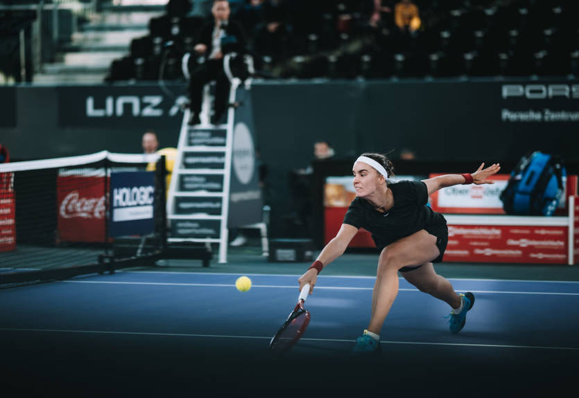 Калинина одолела Ястремскую на турнире в Дубае Калинина одолела Ястремскую на турнире в Дубае