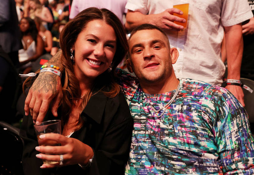 Топовий легковаговик UFC вдарив фаната, який образив його дружину