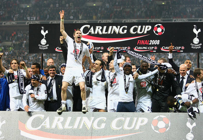 Мессі та Роналду без Золотих м'ячів і долар по п'ять: яким був світ, коли Тоттенгем виграв свій останній трофей