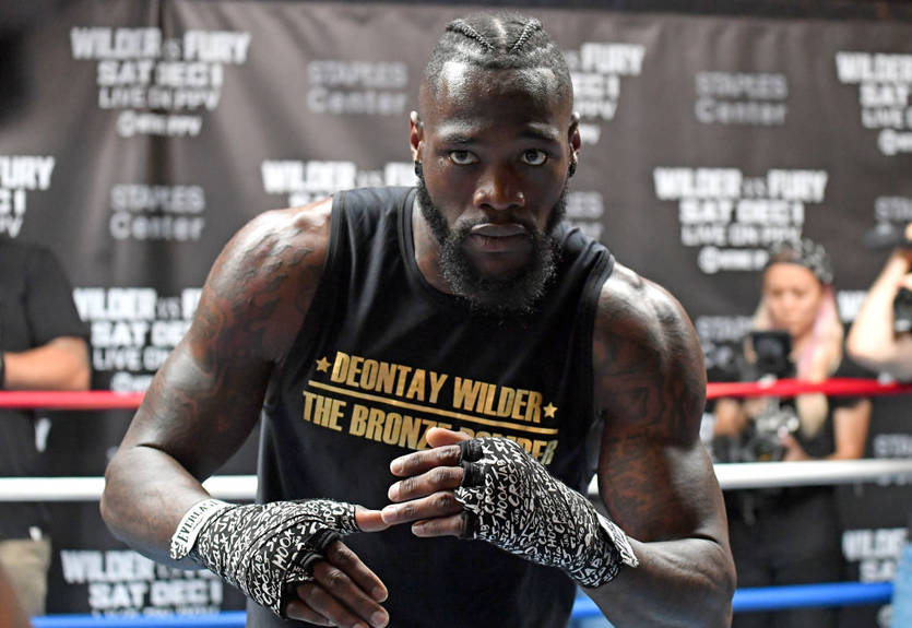 Уайлдер сломал руку перед поединком с Фьюри – источник